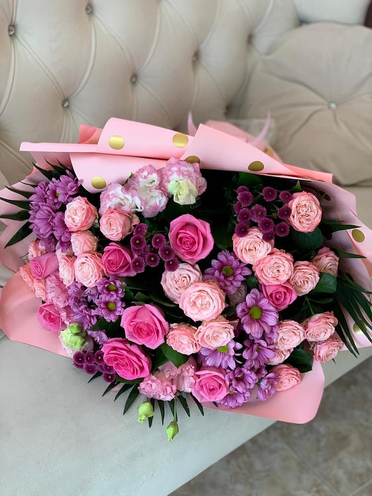 Букет цветов из: Хризантемы, Розы и Лизиантусы в Большой Речке