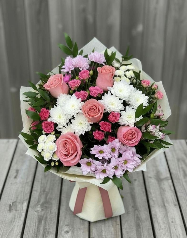 Букет цветов из: Альстромерии, Гвоздики, Розы и Хризантемы в Большой Речке