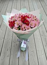 Букет цветов из:  Альстромерии в Большой Речке