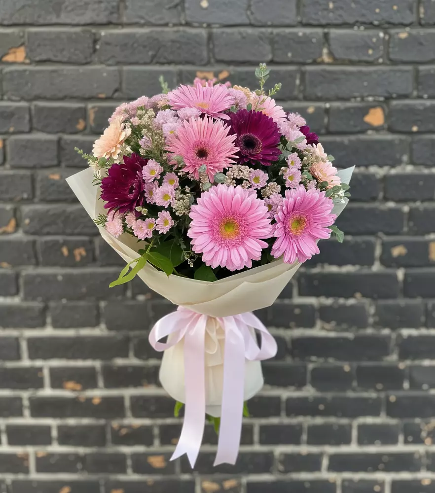 Букет цветов из: Герберы и Хризантемы в Большой Речке