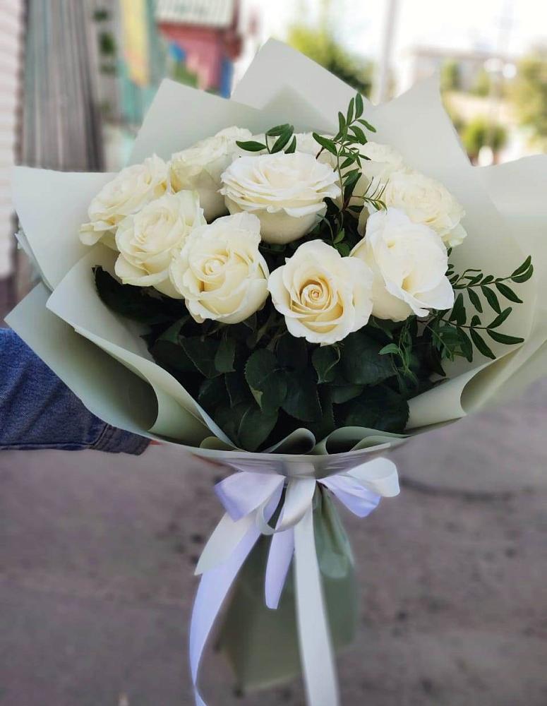 Букет Белые розы Проуд в Большой Речке