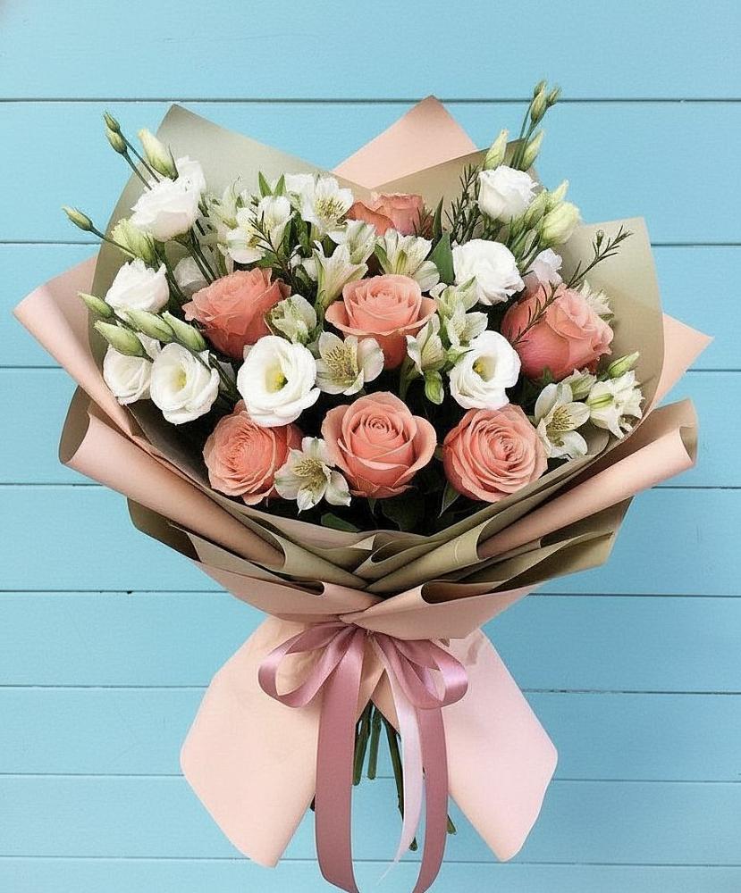 Букет цветов из: Розы, Альстромерии и Лизиантусы в Большой Речке