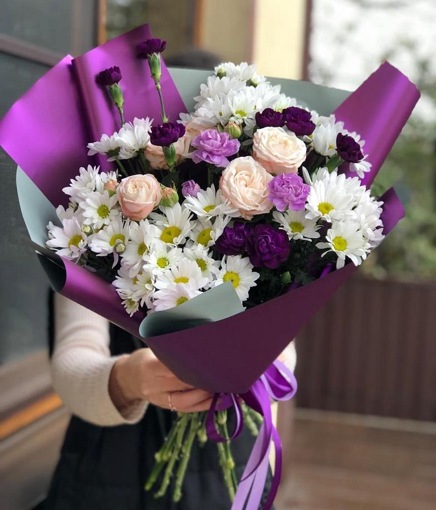 Букет цветов из: Хризантемы, Гвоздики и Розы в Большой Речке