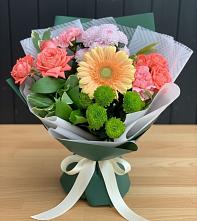 Букет цветов из:  Гвоздики, Розы, Герберы и Хризантемы #REPLACE_PRED# Большой Речке