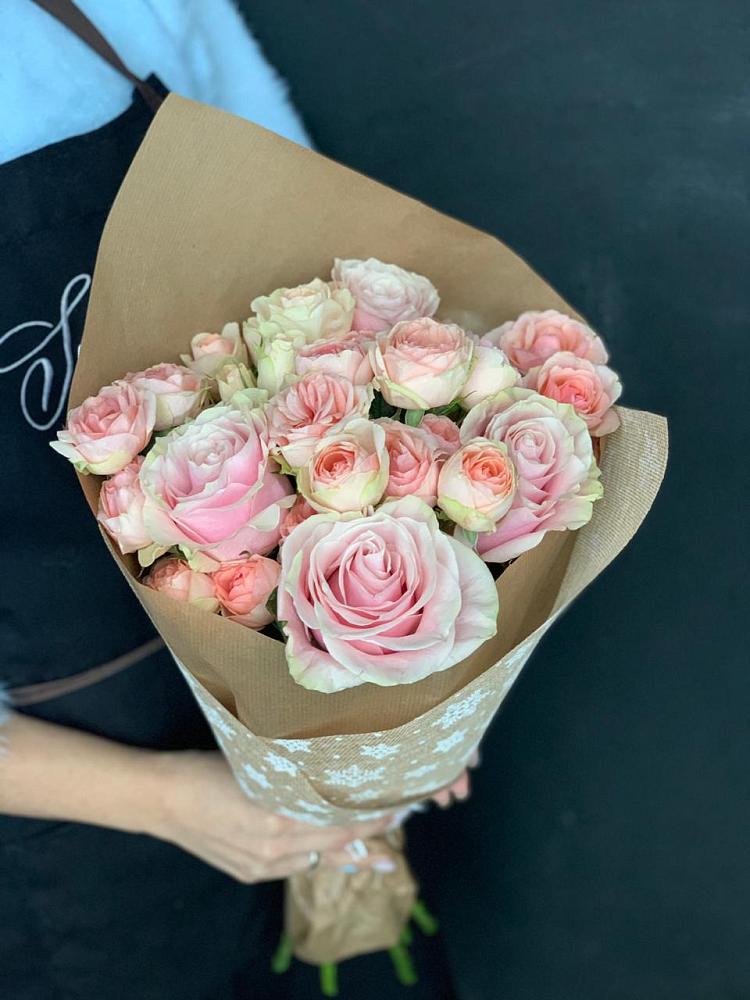 Букет цветов из: Хризантемы и Розы в Большой Речке