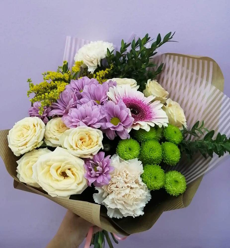 Букет цветов из: Хризантемы, Розы, Гвоздики и Герберы в Большой Речке