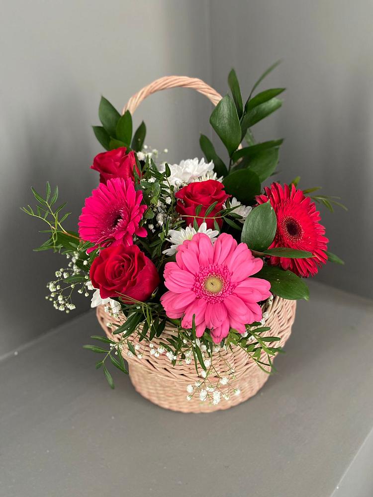 Цветочная композиция из Розы, Хризантемы и Герберы в корзине в Большой Речке